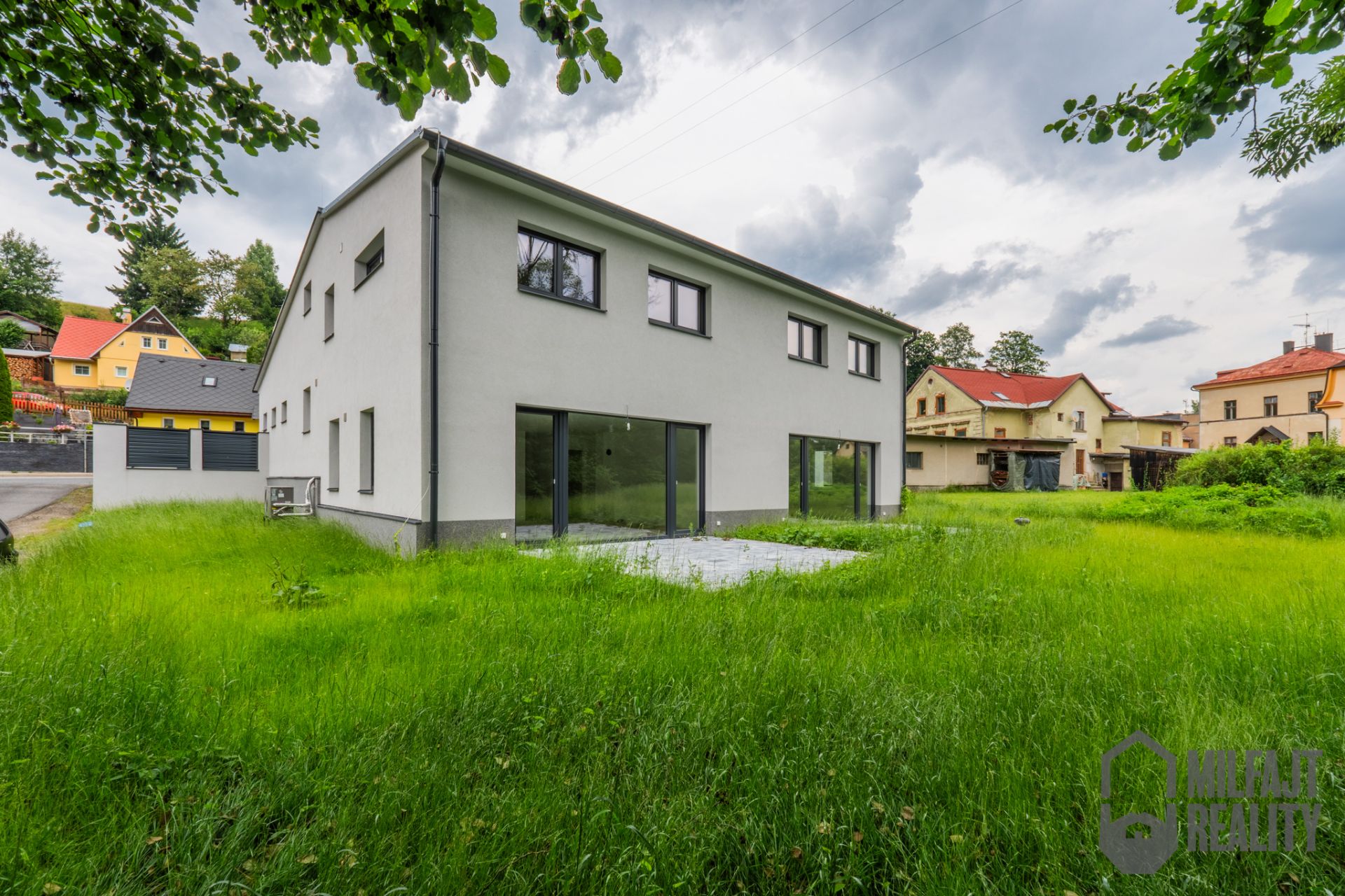 Dvě novostavby - Lučany nad Nisou